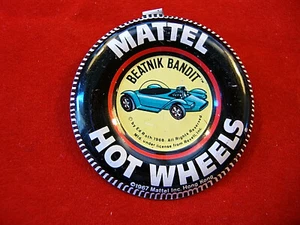 Insignia de botón plegable de metal Hot Wheels Tin Litho Red Line 1967 Mattel Hong Kong - Imagen 1 de 3