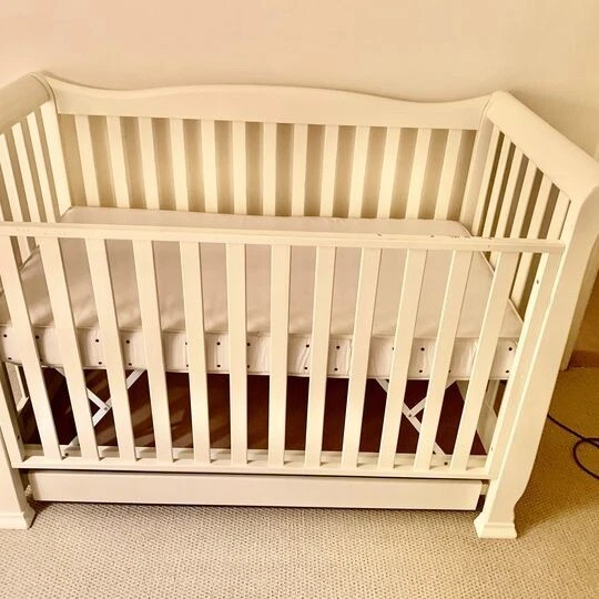 Cuna y colchón de lujo Bellini con almacenamiento Foto 1 de 1