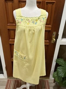 Vintage 60's Dela-Ann Creation Loungewear Yellow Embroidered Floral House Dress - Picture 1 of 11
