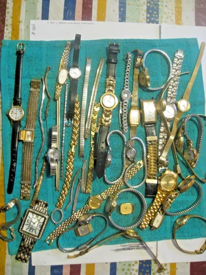 Women’s Antique/Vintage Watch & Band Lot Wind Up & Qutarz  Gruen-Bulova-Helbros - Image 1 of 4