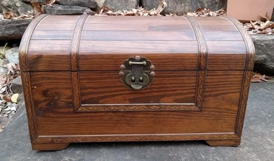 Cofre/baúl decorativo de madera - sin marca - 20"x13"x12" Foto 1 de 4