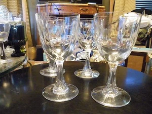 Juego de 4 tallos de jugo Tiffin Franciscan TIF36 mediados de siglo diamante 17624-6? - Imagen 1 de 4