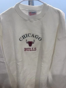 Vintage Chicago Bulls Sweatshirt White Long Sleeve Sweater Fruit Of The Loom XL - Picture 1 of 2