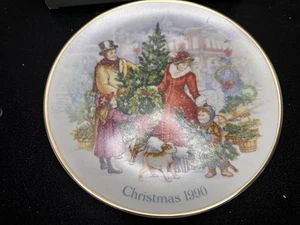 1990 AVON Bringing Christmas Home Collectible Porcelain PLATE 22K Gold Trim - Picture 1 of 7