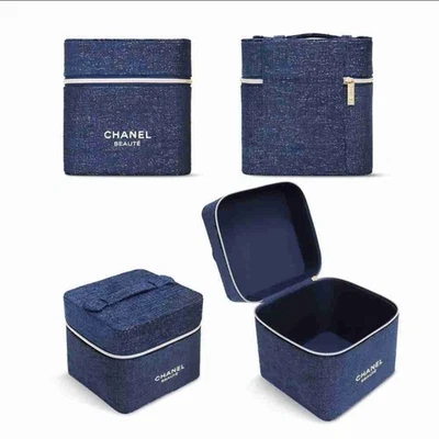 Cubo de viaje GWP Chanel azul tweed nuevo en caja original Foto 1 de 2