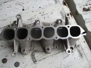 05 Sedona Lower Intake Manifold 03-06 Santa Fe - Picture 1 of 3