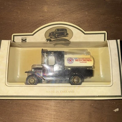 Vintage Lledo 1920 Ford Model T Red Crown Gasoline Standard Oil Die-Cast NIB - Image 1 of 4