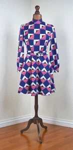 Abito vintage anni 60 fatto a mano geometrico skater mod GoGo lunghezza ginocchio con cintura - UK 12 - Foto 1 di 7