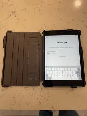 Apple iPad Mini 2nd Generation 16 GB Silver Model A1490  Locked! - Image 1 of 4