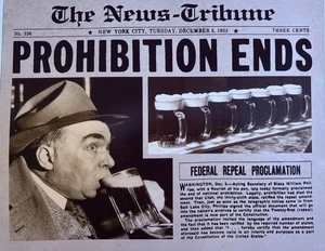 13" x 19" Druck Verbot endet - Neue Tribüne 5. Dezember 1933 - Bild 1 von 1