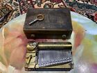 Music box sectional comb table snuff box