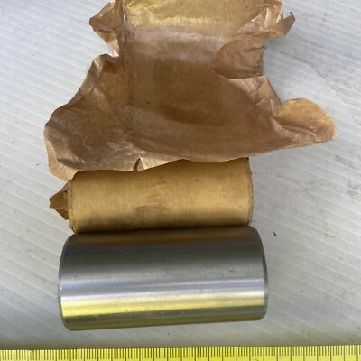 1M0701 (2 Off) Mitsubishi Front Shackle Bush Shackle Hino Canter 25x31x70mm NOS - Image 1 of 4