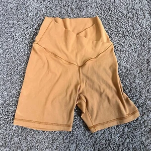 Offline By Aerie Biker Shorts Womans Real Me Mid Rise Crossover Waist S NWOT - Picture 1 of 5