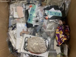 NIB Lot Of Mixed Brands Multicolor Cotton Poplin Face Unisex Masks 22 Lbs - Picture 1 of 4