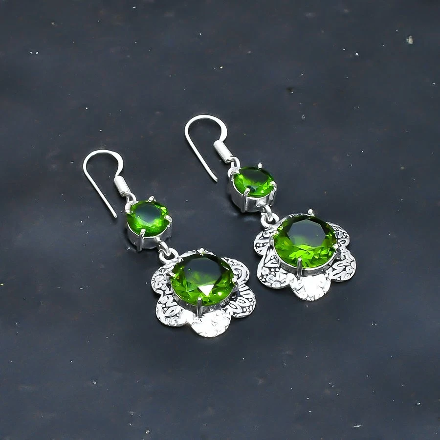 Peridot Gemstone Handmade Jewelry Earring 2.08" - Image 1 of 1