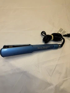 BaBylissPRO Nano Titanio Plateado Ultra-Fino Hierro Alisador Azul 1.5” Barril - Imagen 1 de 7