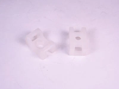 Lot of 20 TC-141 Thomas & Betts Saddle Support Mounting Base #6 Pan Head Nylon