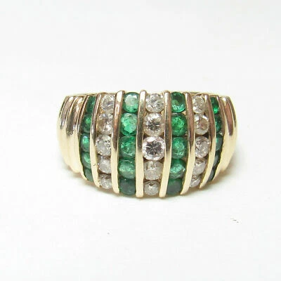 Anillo de boda redondo de diamantes esmeralda simulado de 2 quilates enchapado en oro amarillo de 14 quilates para hombre Foto 1 de 4