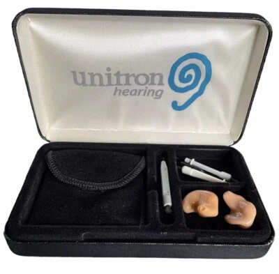 Lot of 2 Unitron FS 0319 J816 & SIEMENS L5 98W027599A Retired Hearing Aids Vtg - Image 1 of 4