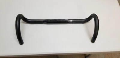 Manillar de carretera Deda Elementi ZERO100 aleación 31,7 NEGRO SOBRE NEGRO 46 CM Foto 1 de 4