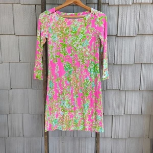 Abito Lilly Pulitzer Sophie in maglia a tubino taglia XS rosa fenicottero ciondolo sud - Foto 1 di 8