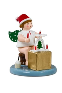 Weihnachtsengel sitzend ohne Krone mit Pyramide Höhe ca 6,5cm NEU Holzengel - Picture 1 of 1