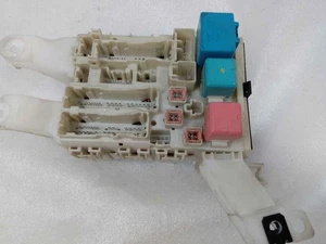 8273002D10 schmelzsicherung für TOYOTA AURIS 1.3 (NRE180 ) 2012 501277 - Bild 1 von 7