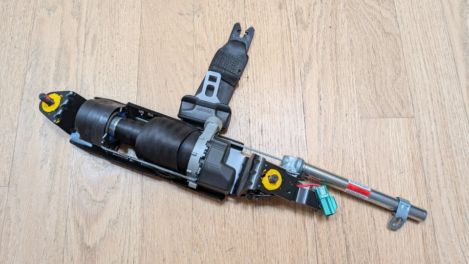 Cinturón de seguridad y retractor para pasajeros Volvo XC60 2010-2017 (39812778) Foto 1 de 4