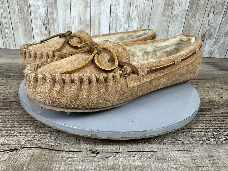 Zapatillas para mujer Minnetonka de gamuza tostada dorada suela suave de piel sintética talla 9 Foto 1 de 4