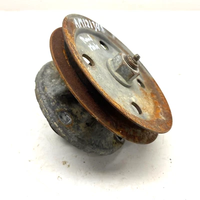 John Deere Deck Spindle Assembly H AM121342 - Image 1 of 4