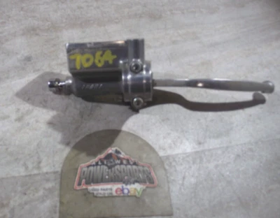 2005-08 SUZUKI VS1400 GLP, MASTER BRAKE CYLINDER ASSEMBLY WITH LEVER (OPS7064) Foto 1 de 4