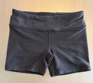 IVIVVA by LULULEMON Girls Reversible Shorts SIZE 8 Black Excellent Condition - Picture 1 of 11