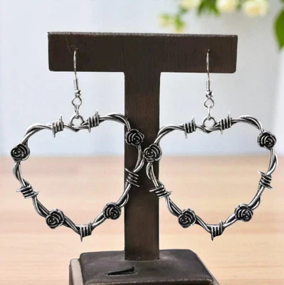 Pendientes colgantes con dije de corazón de alambre de púas tono plata rosa punk gótico rock amor nuevos Foto 1 de 4