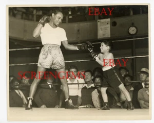 Boxer Henry Armstrong vintage orig photo 1939 midget Jerry Maren Wizard of Oz - Picture 1 of 2