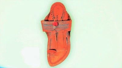 Zapatos/sandalias estilo indio MyChaps (Kolhapuri) - teracota ligera con cinta roja Foto 1 de 4