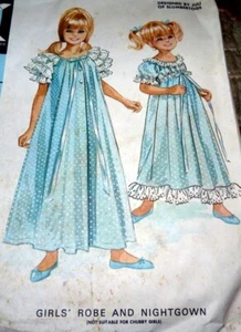 * SCHÖNER VINTAGE 60er Jahre MÄDCHEN MORGENMANTEL & NACHTHEMD von Slumbertogs Schnittmuster Größe 8 - Bild 1 von 1