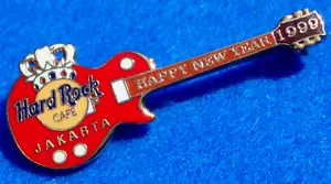 JAKARTA RED HAPPY NEW YEAR 1999 ROYAL CROWN GIBSON GUITAR Hard Rock Cafe PIN - Imagen 1 de 1