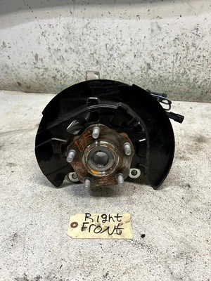 Nissan Rogue 2023 pasajero lado derecho husillo delantero nudillo OEM Foto 1 de 4