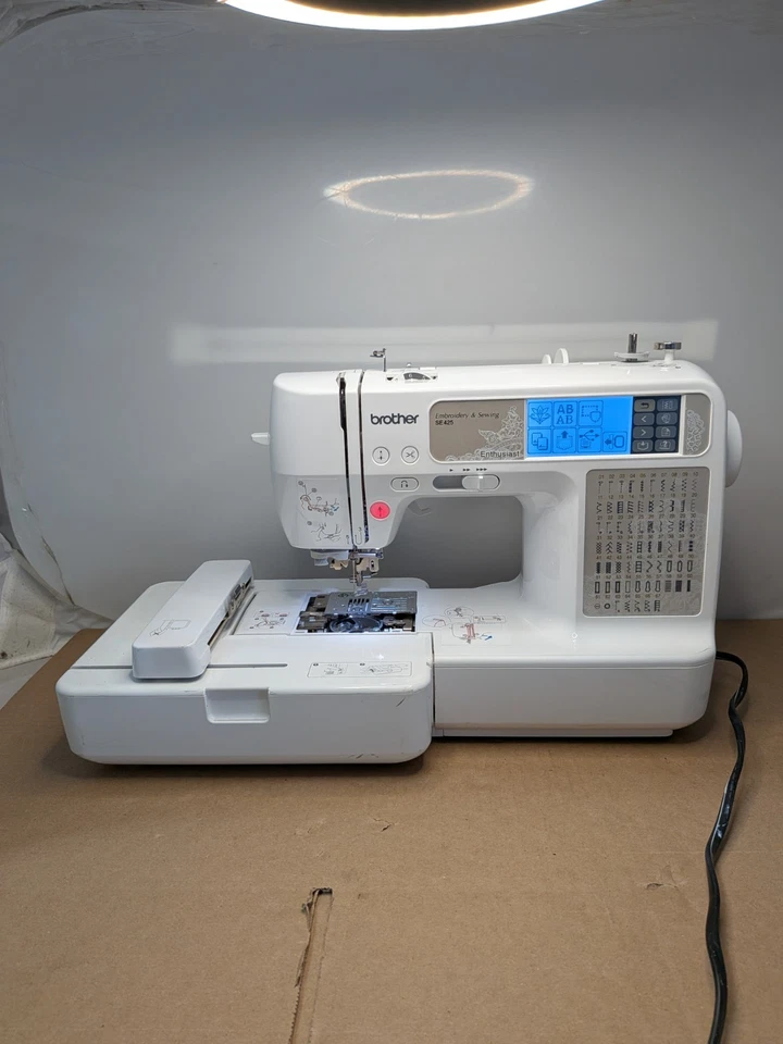 BROTHER SE425 Sewing and Embroidery Machine - Please Read  - Image 1 of 4