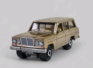 1964 JEEP WAGONEER Diorama Collectible DieCast Model Truck 1:64 Gold LOOSE - Picture 1 of 8