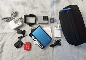 GoPro HERO7 White 1080p Action Camera Touch Screen + Powerbank 64GB SD - Picture 1 of 9