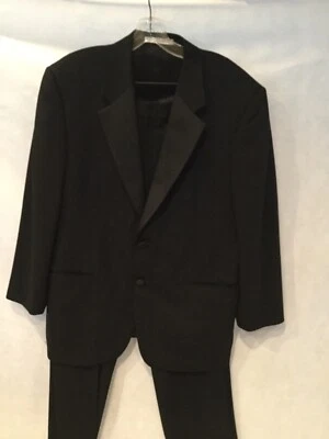 EMANUEL UNGARO Men's Tuxedo Suit w/Pleated Pant Satin Lapels/Trim Black Size 40R — 第 1/4 张图片