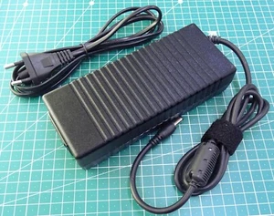 609# alimentation à découpage sortie 12V DC 10A connecteur 5,1 x 2,1mm - Zdjęcie 1 z 3