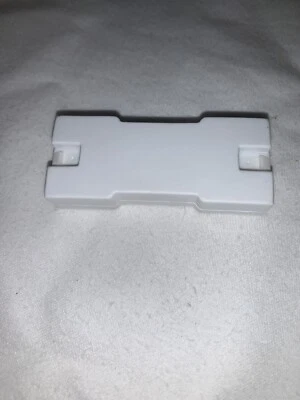 Tech Lighting Unilume Slimline Undercab Jumper Connector 700UCFFCW Female White - Image 1 of 3