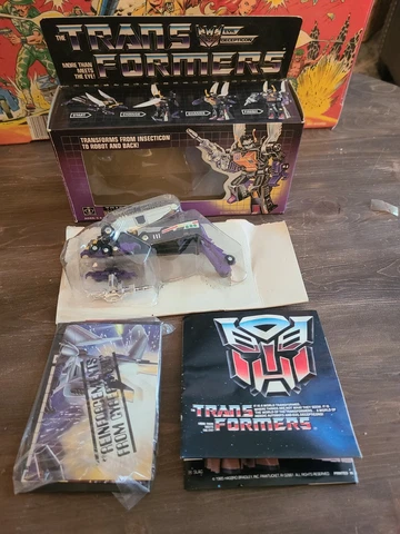 KICKBACK TRANSFORMERS G1 MIB 100% COMPLETE DECEPTICON INSECTICON 1984 VINTAGE Cover