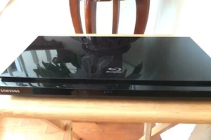 Reproductor de DVD Blu-Ray de alta fidelidad Samsung BD-D5700 1080p WiFi, - Imagen 1 de 2
