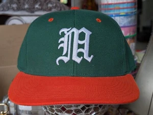 Cappello VINTAGE Nike Miami Hurricanes aderente 7 arancione Swoosh Omaha NCAA calcio - Foto 1 di 3