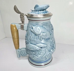 Vintage Angeln Bier Stein Blaubarsch Forelle Bluegill Lachs Hechtrute Rolle - Bild 1 von 17