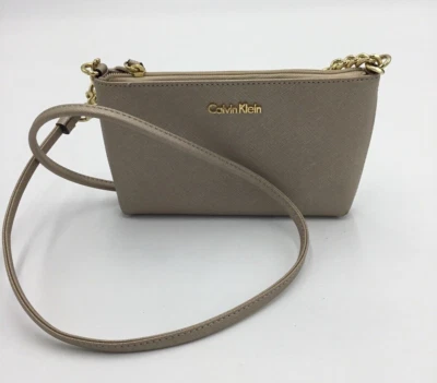 Bandolera Calvin Klein Hayden Saffiano Cadena Cuero-Dorada Foto 1 de 3