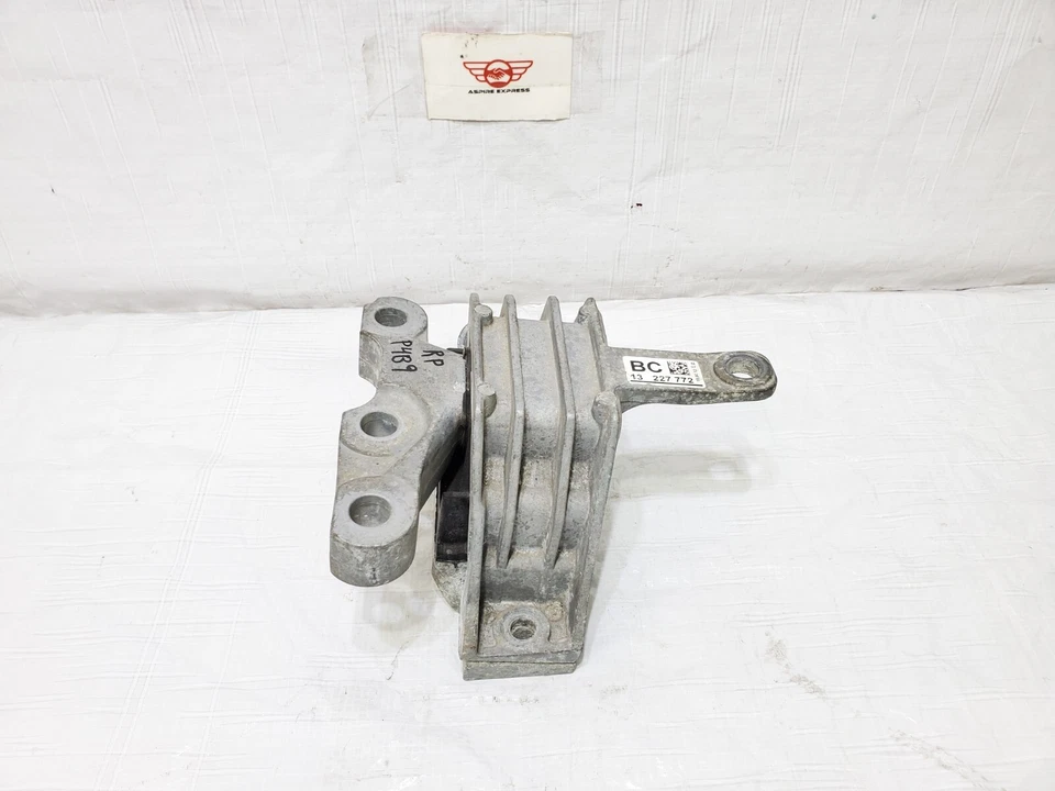 Soporte de montaje de motor Buick LaCrosse 2010-2016 3,6 L OEM 13227772 Foto 1 de 4